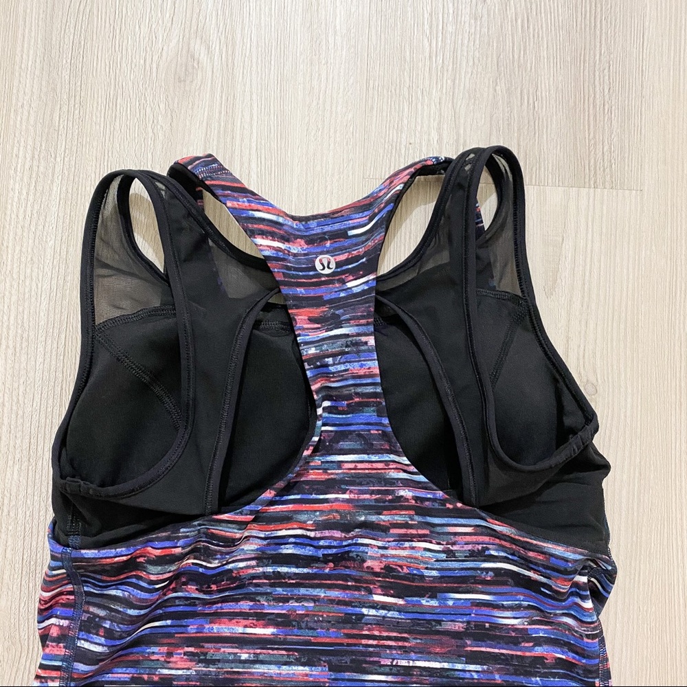 Lululemon cropped Tank top - Picture 3 of 6